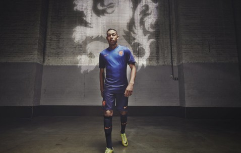 体育竞猜网站-大坂直美回归首战引爆沸点，赛场迷雾中炸响惊雷，TES看台沸腾如海！大坂直美回归首战引爆沸点，赛场惊雷炸响，TES看台沸腾如海