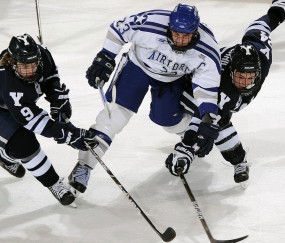 开云体育-对手的祈祷，当利物浦球员倒地时，热刺全队围拢的时刻，对手的祈祷，热刺全队围拢倒地利物浦球员